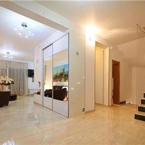 4 bedroom hilltop villa with pool near Jesenice, sleeps 8